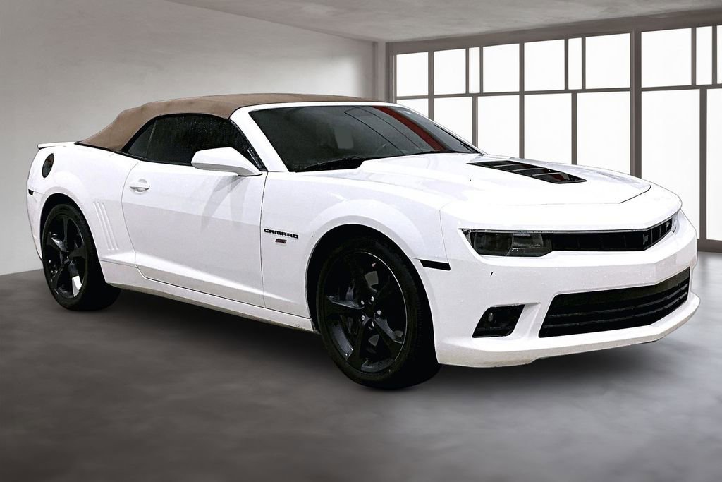 Used 2015 Chevrolet Camaro SS w/ RS Package RWD image 12