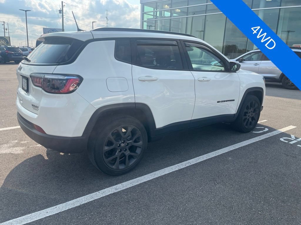 Used 2021 Jeep Compass Latitude w/ Sun and Sound Group AWD/4WD image 3