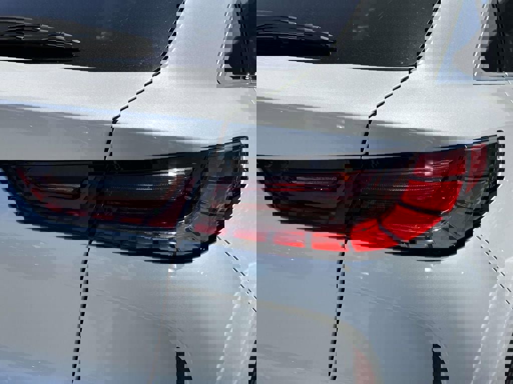 Used 2025 INFINITI QX55 Luxe w/ Cargo Package image 10