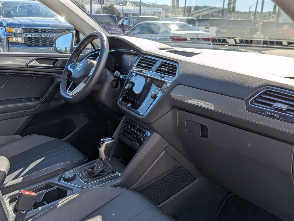 Used 2023 Volkswagen Tiguan SE image 25