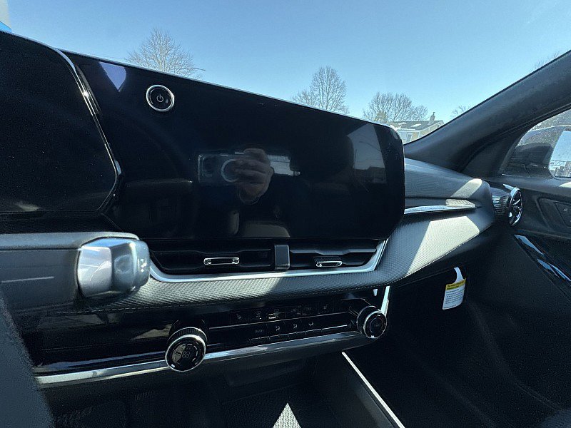 New 2026 Chevrolet Equinox LT w/ Midnight Edition image 3