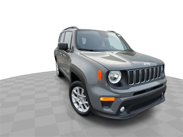 Used 2022 Jeep Renegade Latitude w/ Sun/Sound Group image 5