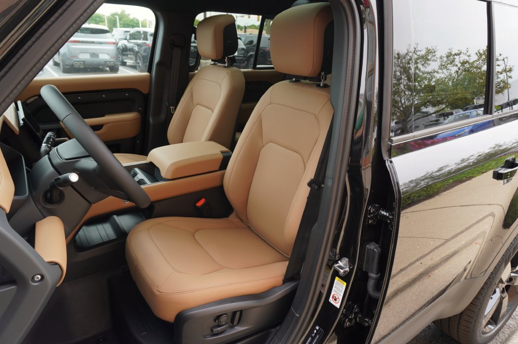 New 2026 Land Rover Defender 110 S AWD/4WD image 13