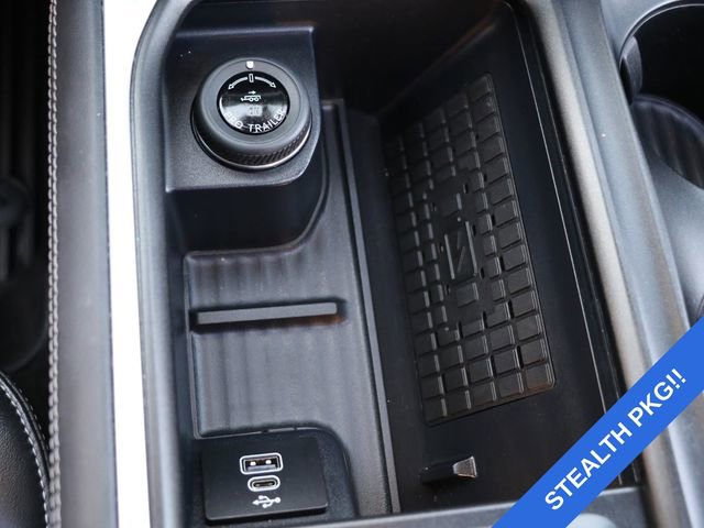 Used 2025 Ford Expedition Platinum w/ Stealth Appearance Package AWD/4WD image 26