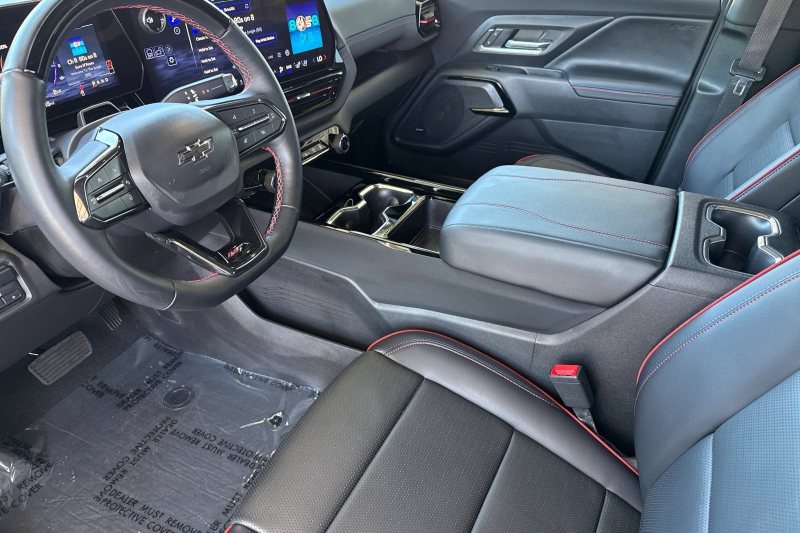 Used 2025 Chevrolet Silverado EV RST AWD/4WD image 5