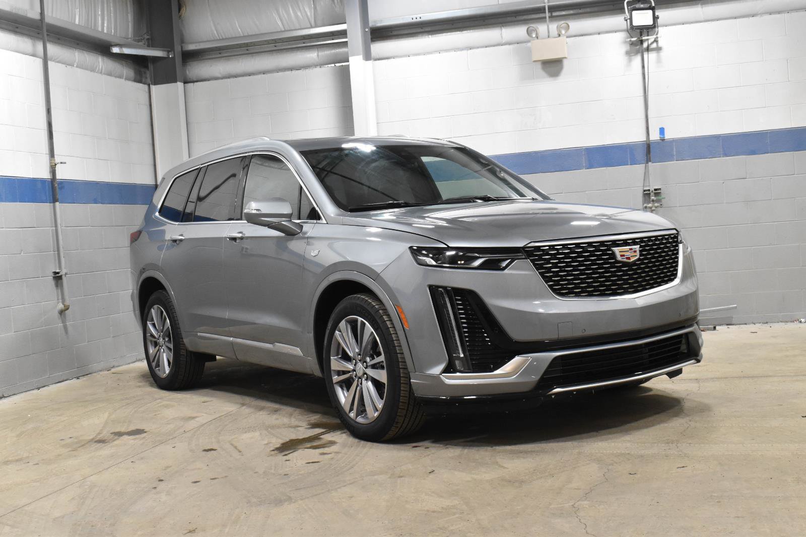 Certified 2025 Cadillac XT6 Premium Luxury image 32