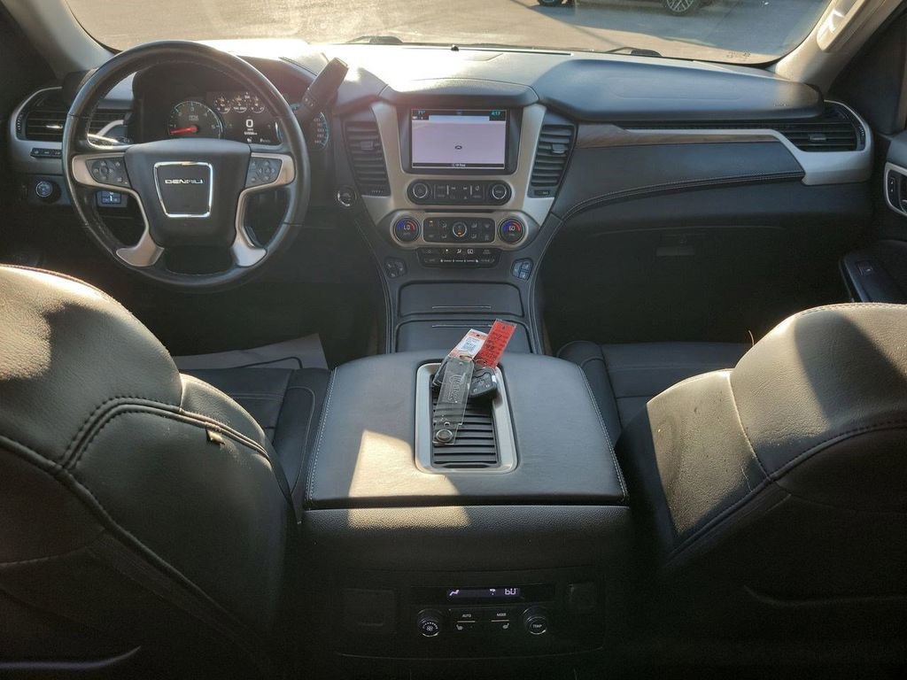 Used 2020 GMC Yukon Denali w/ Denali Premium Package image 21
