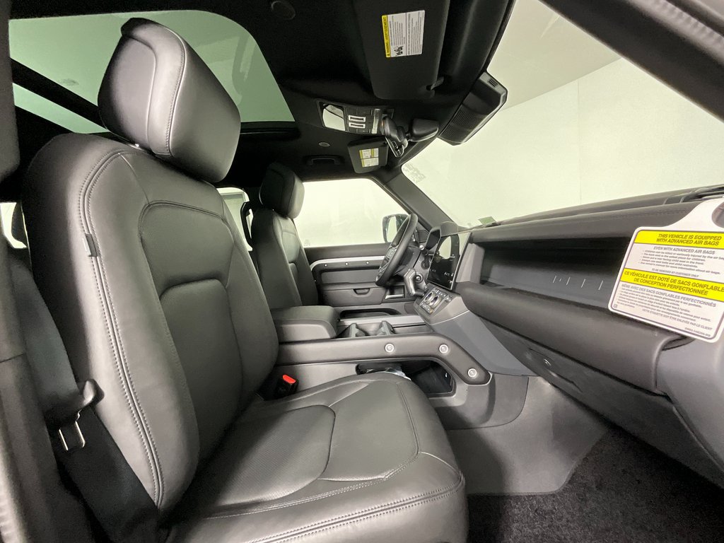 New 2026 Land Rover Defender 130 X-Dynamic SE AWD/4WD image 3