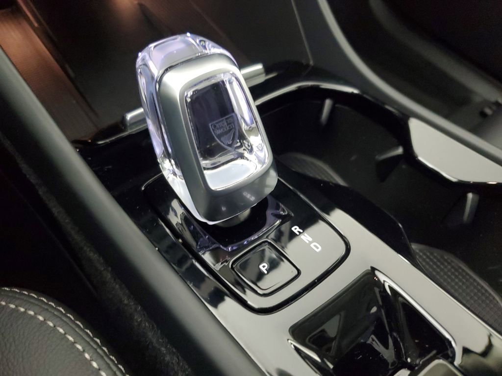 Certified 2023 Volvo XC40 B5 Plus w/ Protection Package Premier image 34