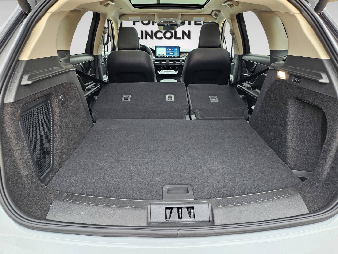 New 2026 Lincoln Corsair Reserve w/ Jet Appearance Package AWD/4WD image 28