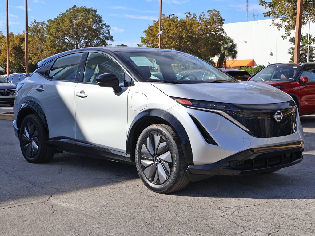 Used 2023 Nissan Ariya AWD image 2