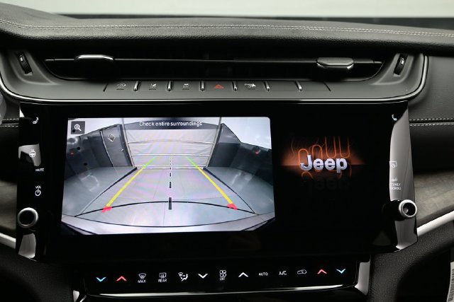 New 2026 Jeep Grand Cherokee Altitude AWD/4WD image 38