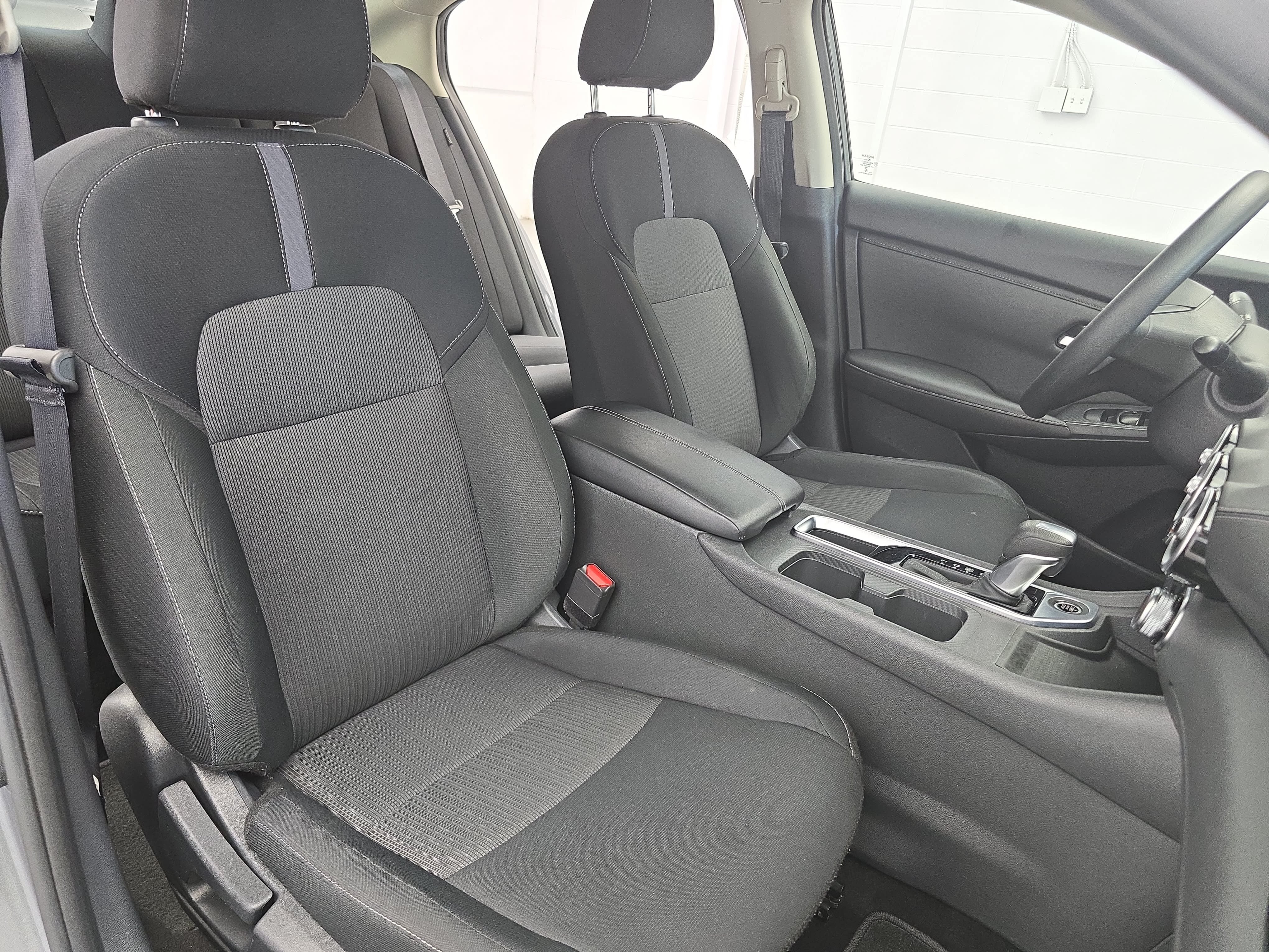 Used 2025 Nissan Sentra SV FWD image 10