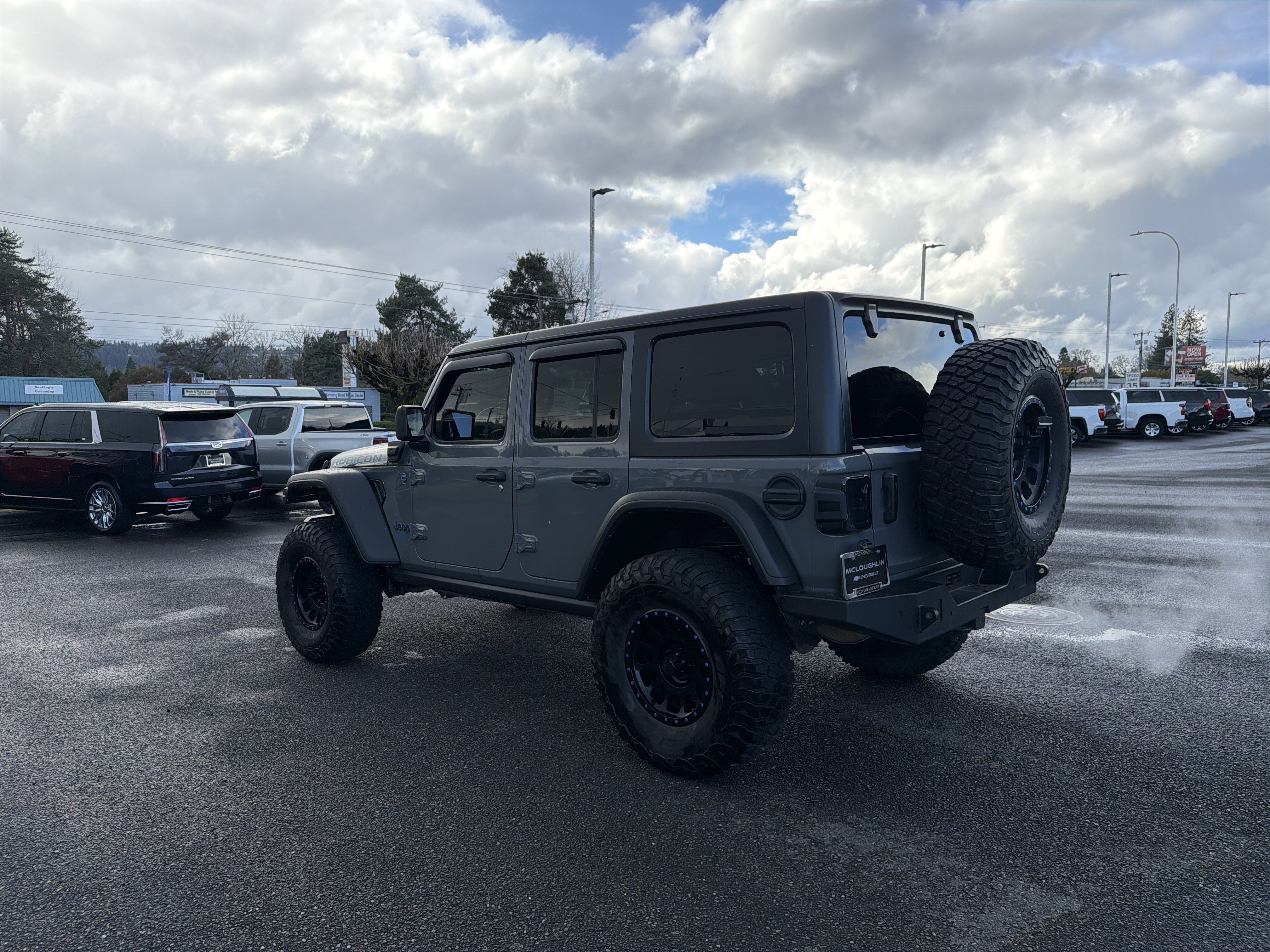 Used 2021 Jeep Wrangler Unlimited Rubicon 4xe w/ Steel Bumper Group image 3