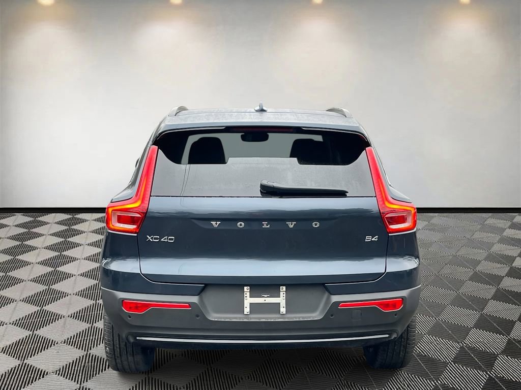 New 2026 Volvo XC40 B4 Core w/ Climate Package image 4