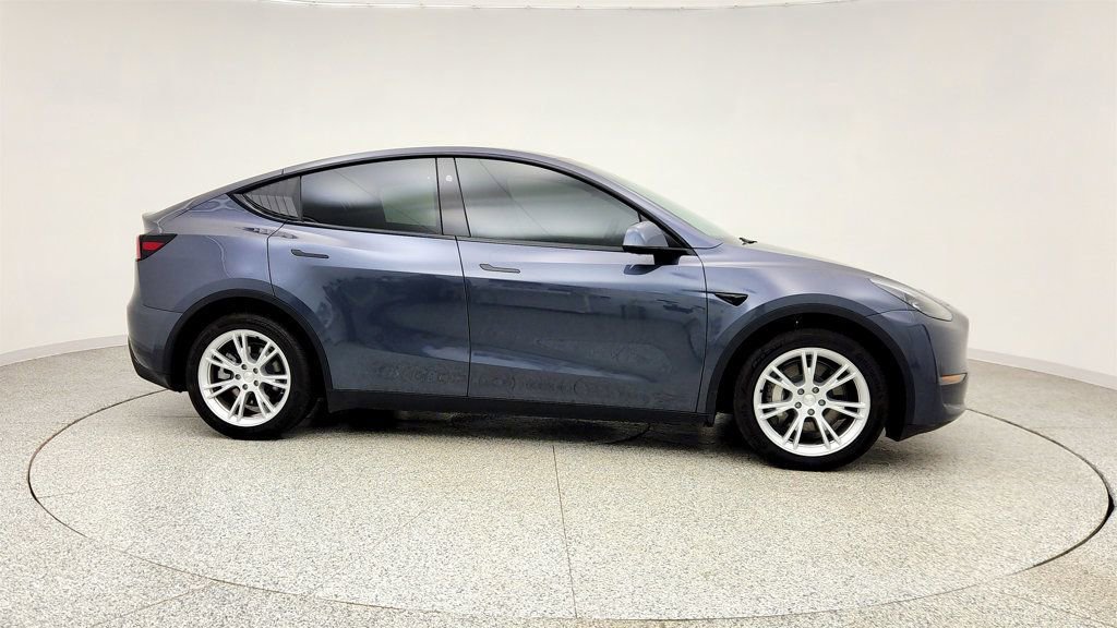 Used 2023 Tesla Model Y AWD image 4