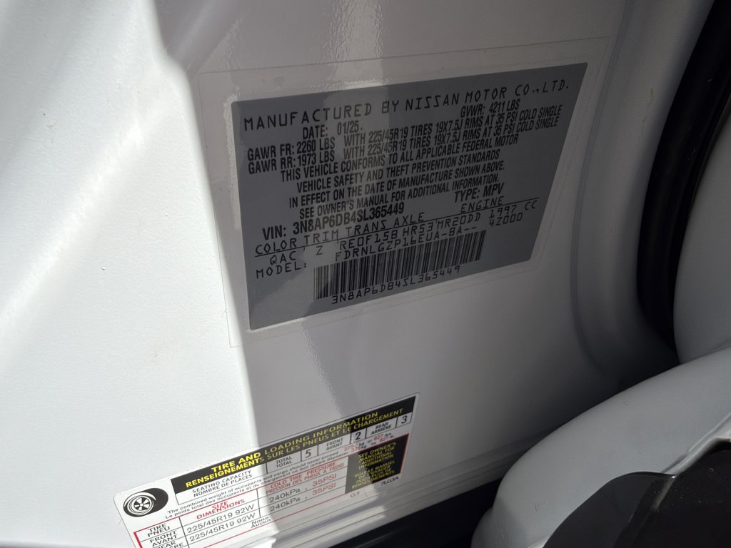 Used 2025 Nissan Kicks SR AWD/4WD image 38