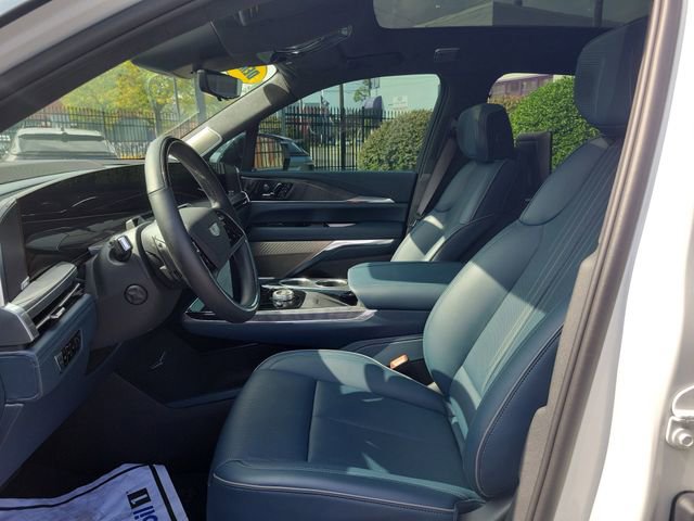 New 2025 Cadillac Escalade IQ Sport 2 w/ LPO, ONYX Package image 22