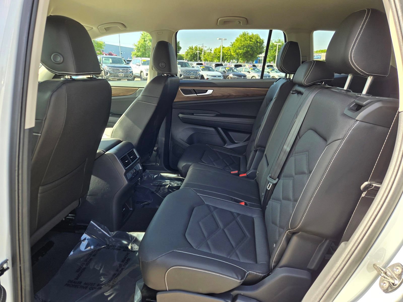 New 2026 Volkswagen Atlas SE FWD image 7