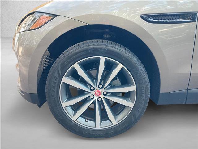 Used 2018 Jaguar F-PACE Prestige image 10