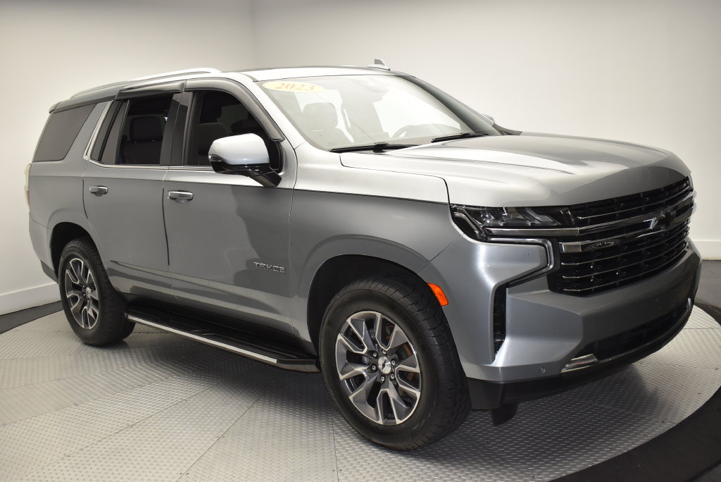 Used 2023 Chevrolet Tahoe LT w/ Luxury Package AWD/4WD image 3