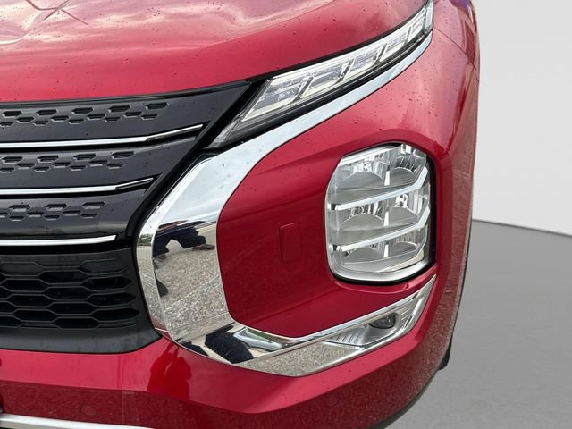 Used 2023 Mitsubishi Outlander SE image 10