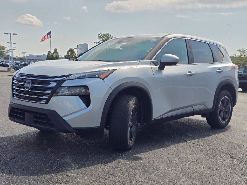 Used 2025 Nissan Rogue SV FWD image 9