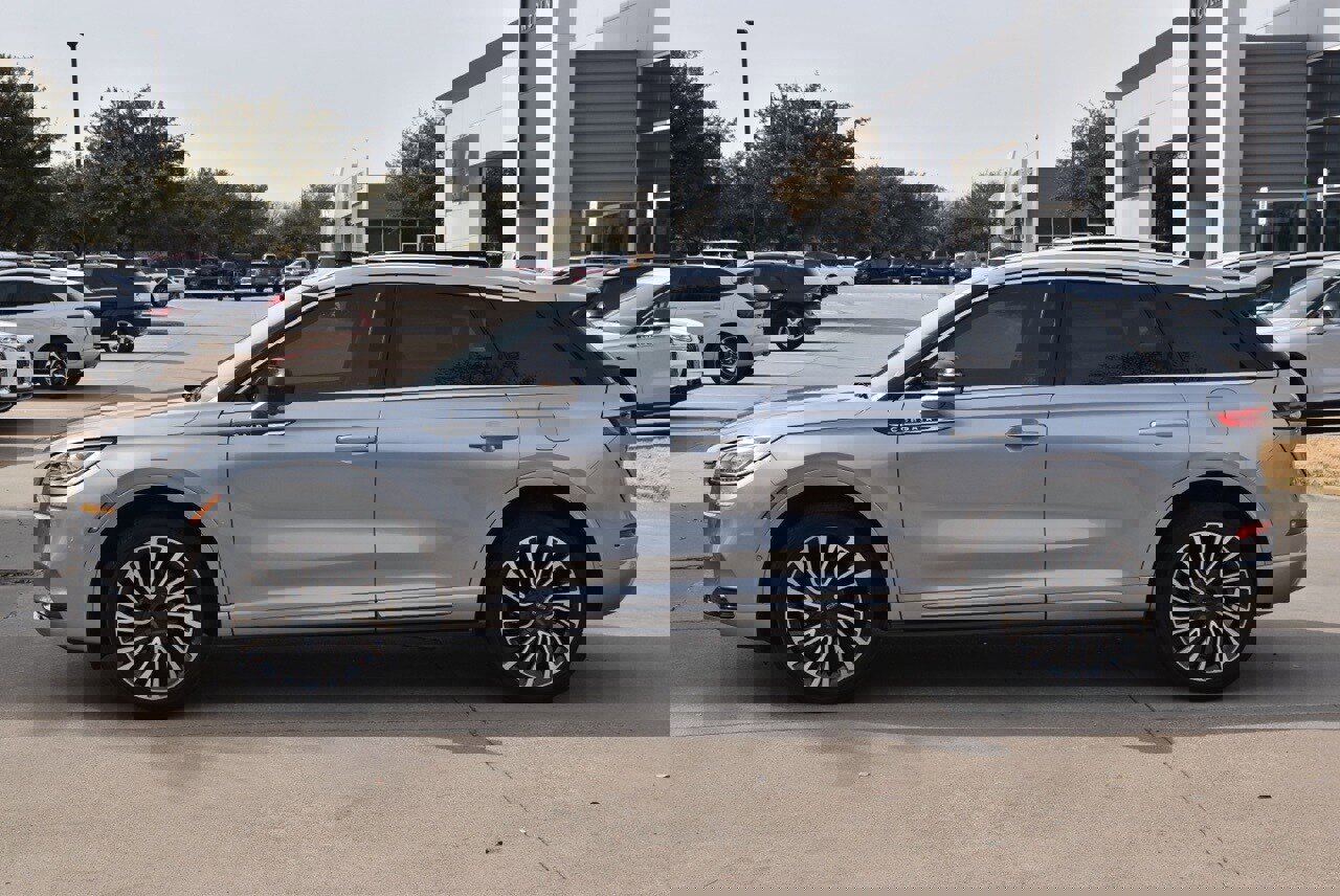 Used 2021 Lincoln Corsair Reserve w/ Equipment Group 201A image 12