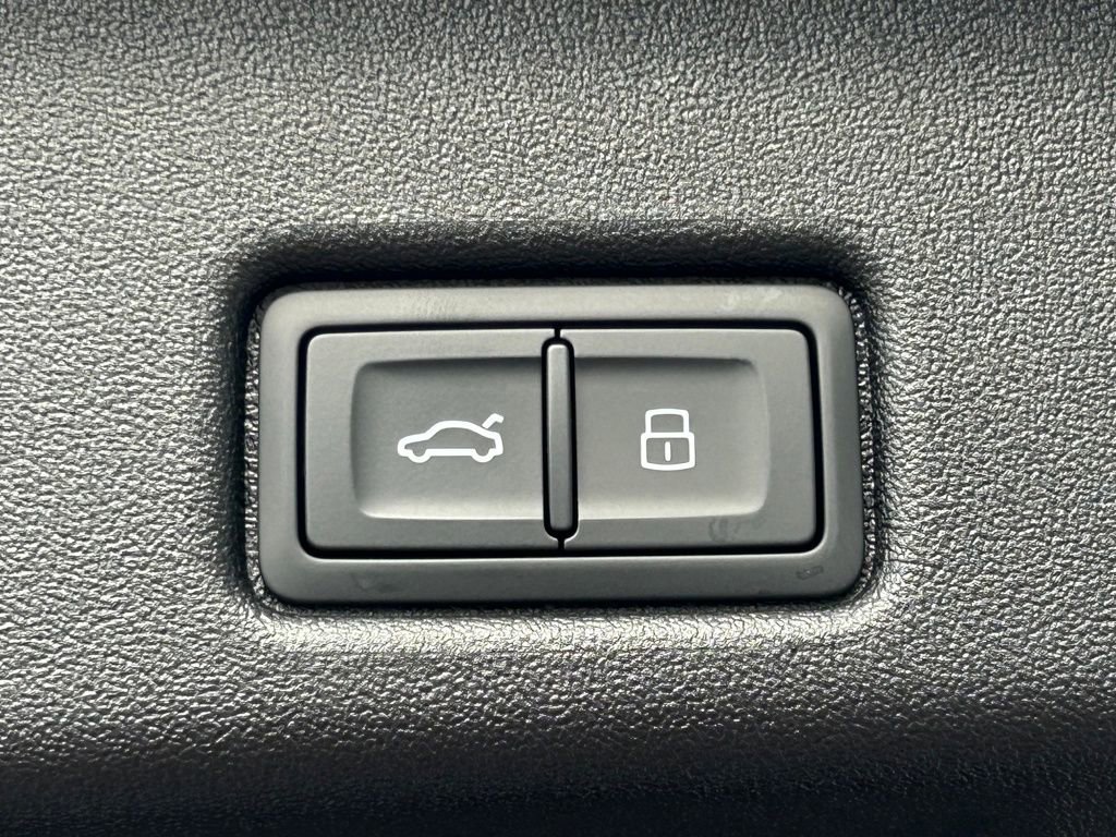 New 2025 Audi SQ5 Premium Plus image 59