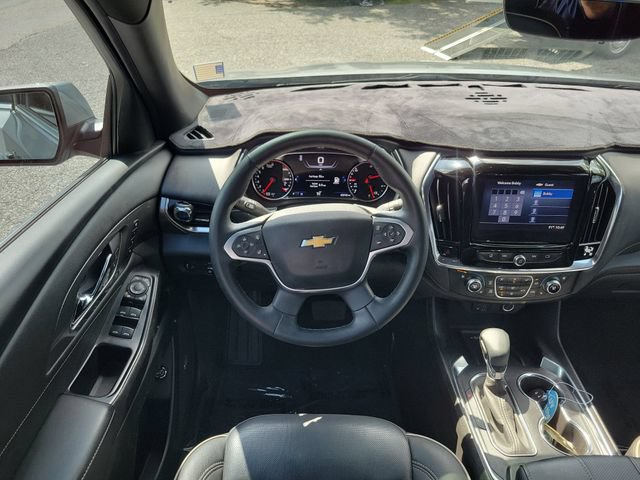 Used 2023 Chevrolet Traverse Premier FWD image 11