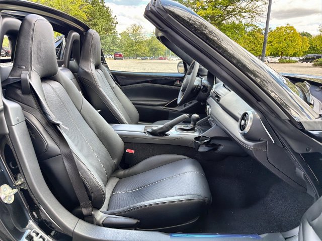 New 2026 MAZDA MX-5 Miata RF Grand Touring RWD image 27