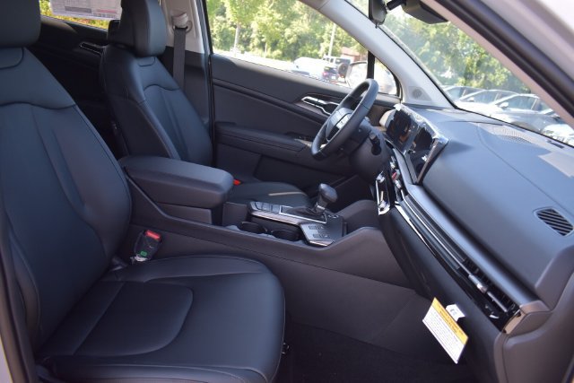 New 2026 Kia Sportage EX FWD image 13