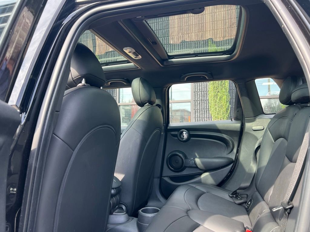 Used 2021 MINI Cooper 4-Door Hardtop image 43