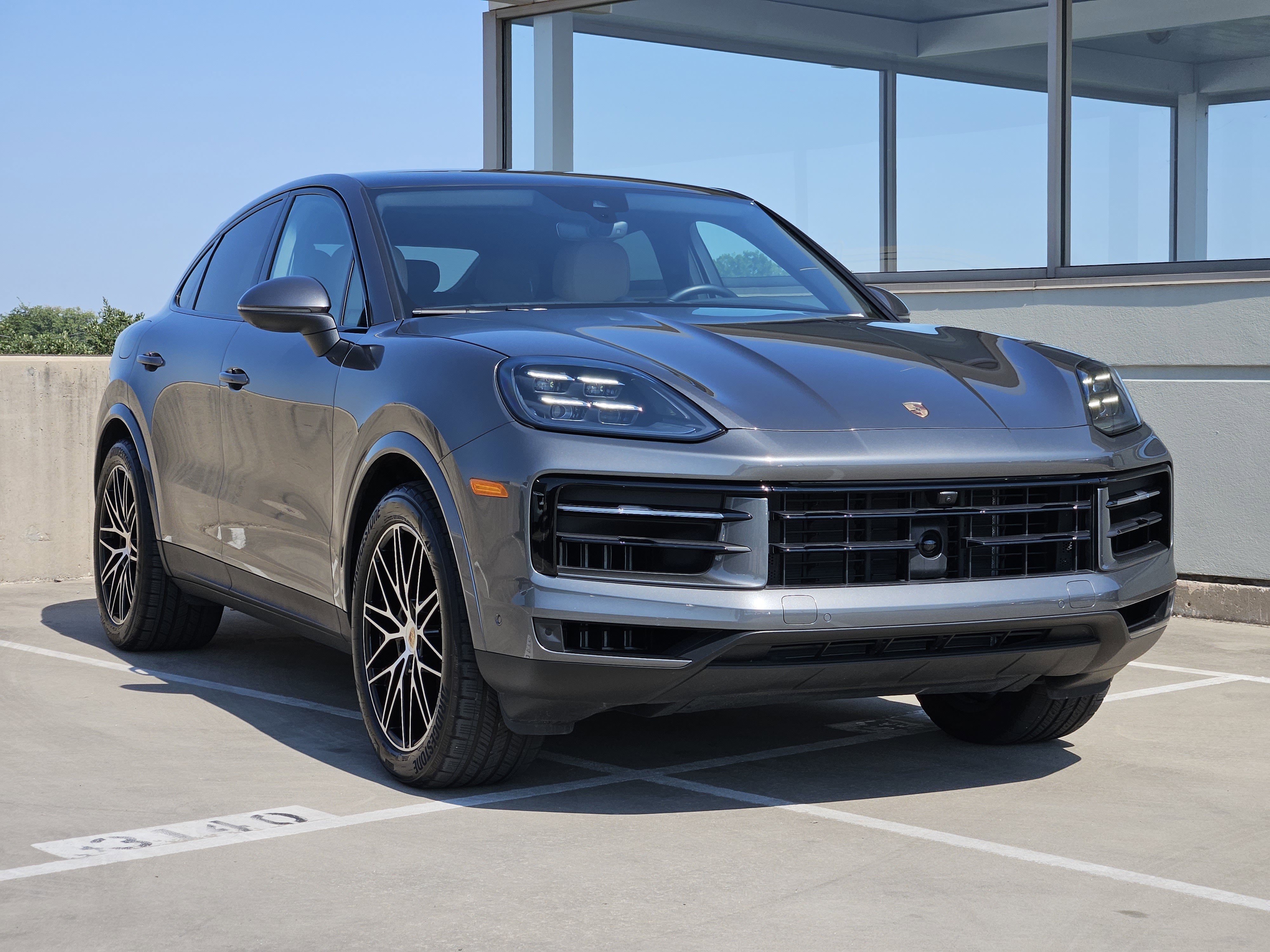 Certified 2025 Porsche Cayenne Coupe image 10
