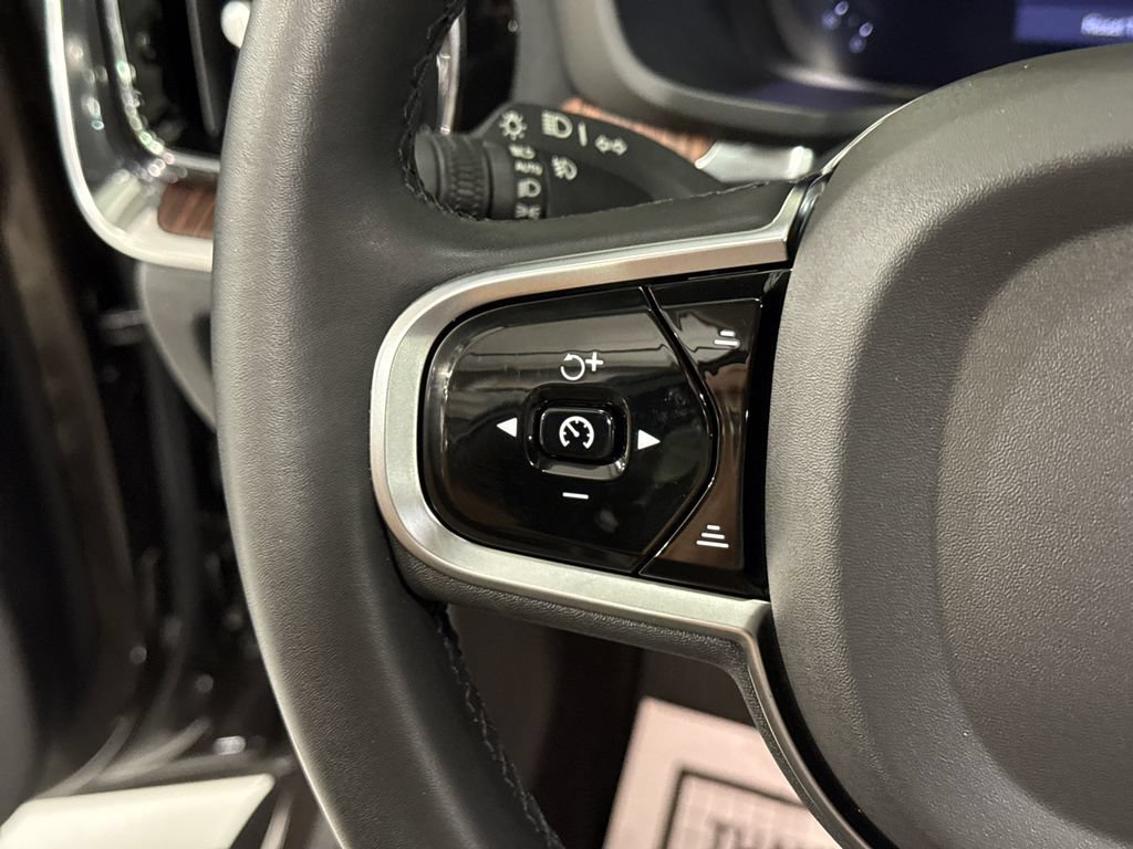 Certified 2025 Volvo S60 T8 Plus AWD/4WD image 12