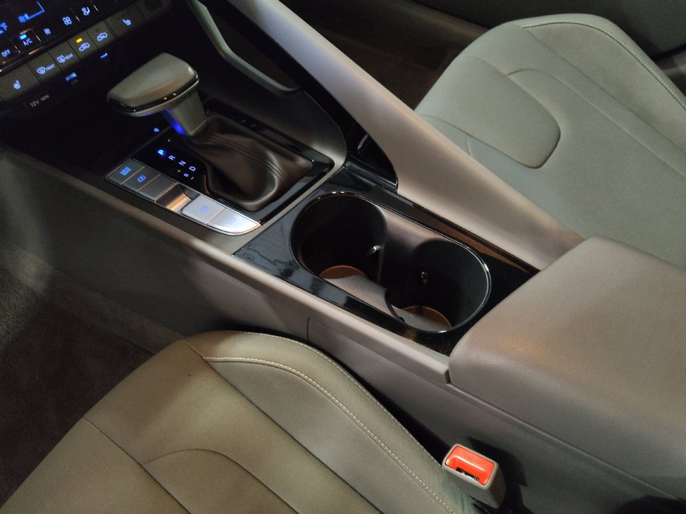 Used 2025 Hyundai Elantra SEL image 26