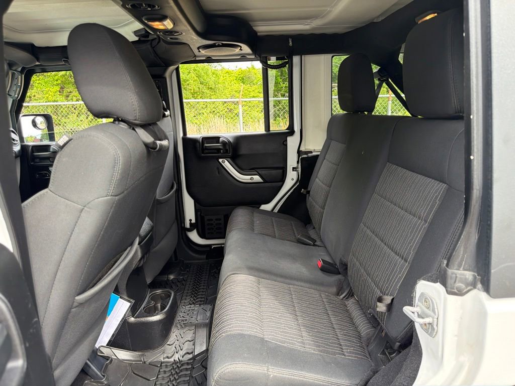 Used 2011 Jeep Wrangler Unlimited Rubicon w/ Dual Top Group AWD/4WD image 15