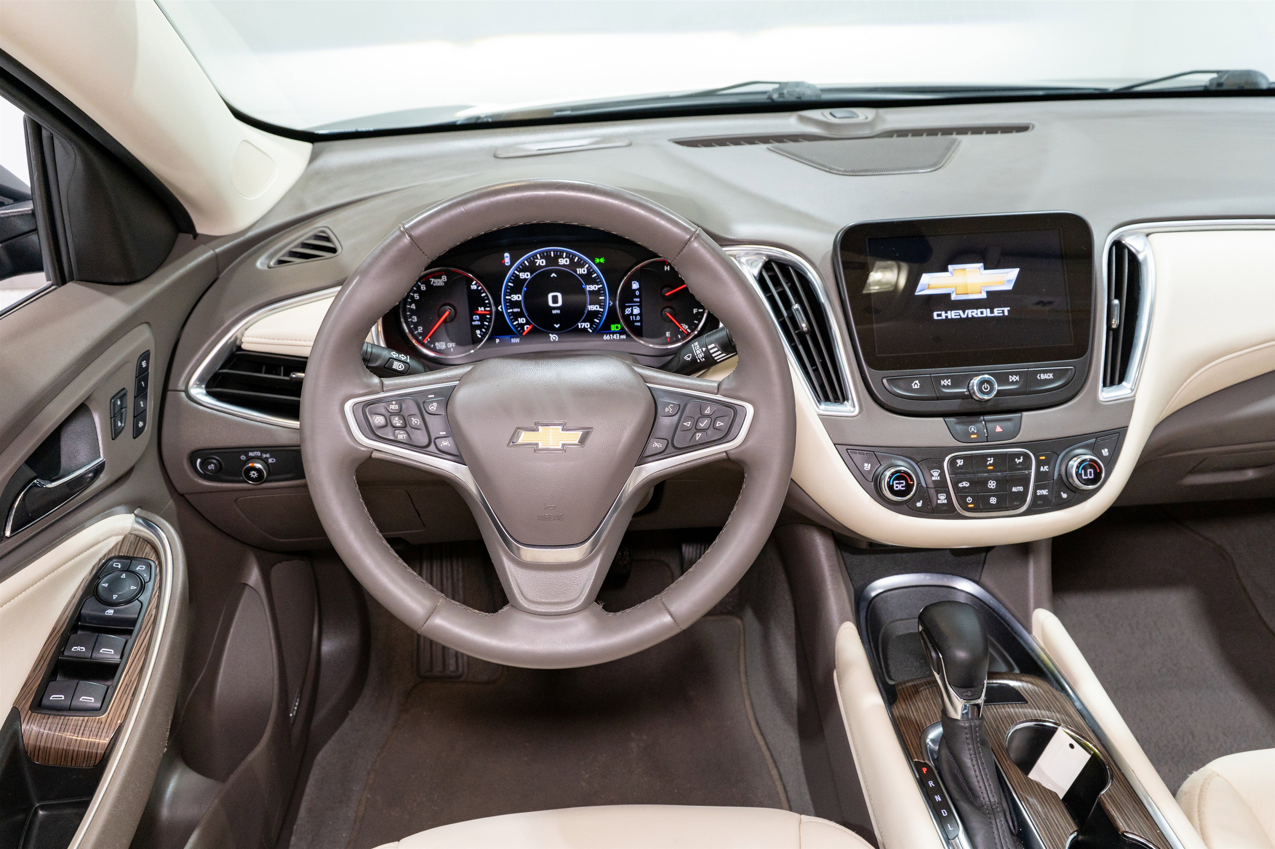 Used 2023 Chevrolet Malibu LT FWD image 11