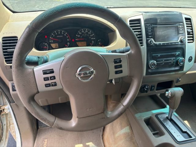 Used 2015 Nissan Frontier SV image 15