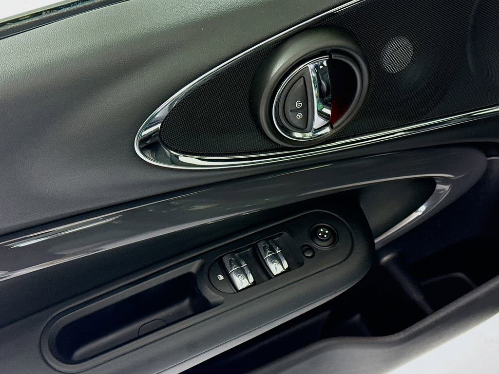 Used 2020 MINI Cooper Clubman S w/ Storage Package image 23