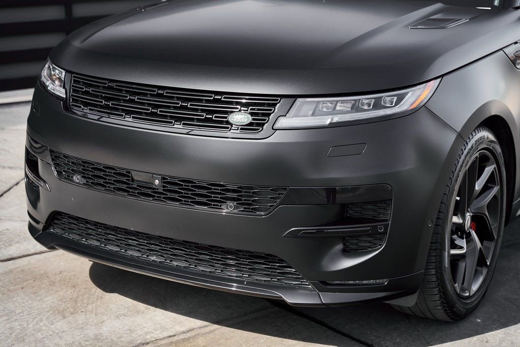 Used 2025 Land Rover Range Rover Sport Dynamic SE AWD/4WD image 6