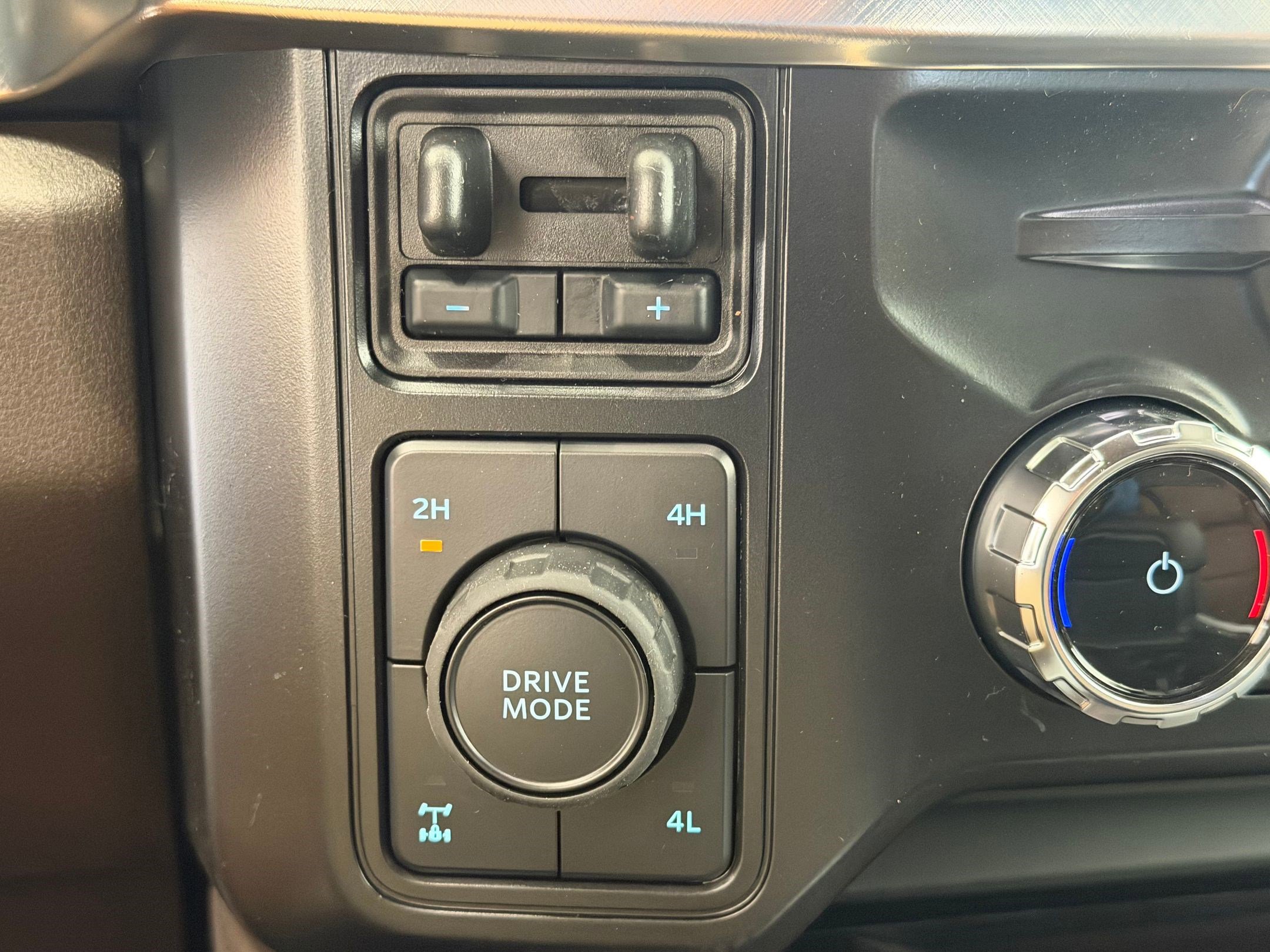 New 2026 Ford F250 King Ranch w/ Chrome Package image 31