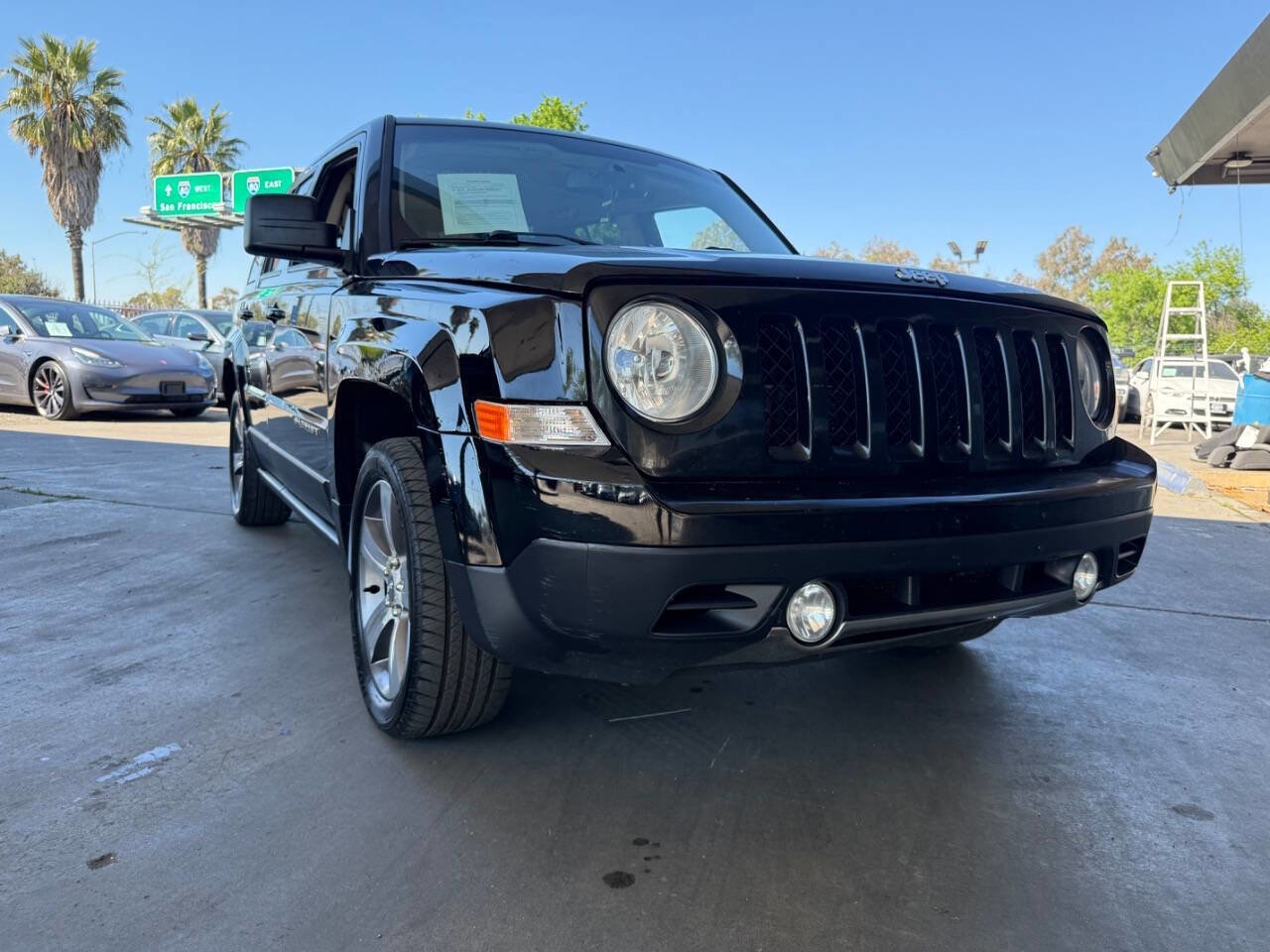 Used 2016 Jeep Patriot High Altitude FWD image 3