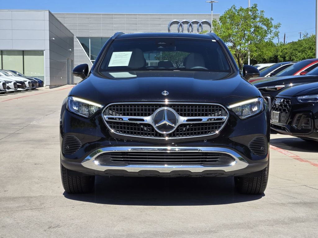 Used 2025 Mercedes-Benz GLC 300 image 4