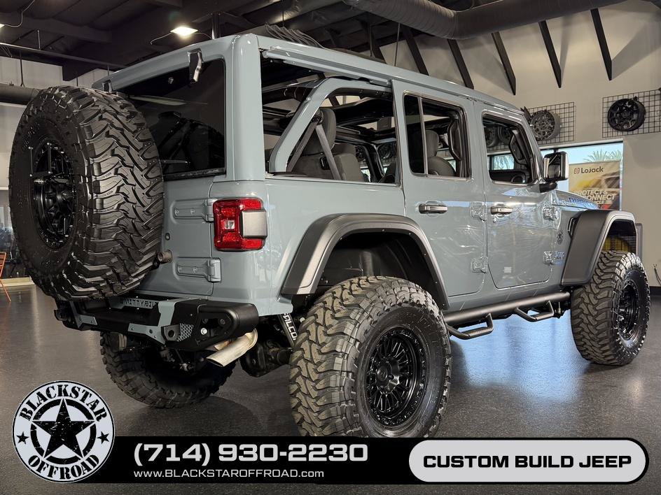Used 2025 Jeep Wrangler Unlimited Rubicon 4xe w/ Safety Group AWD/4WD image 6