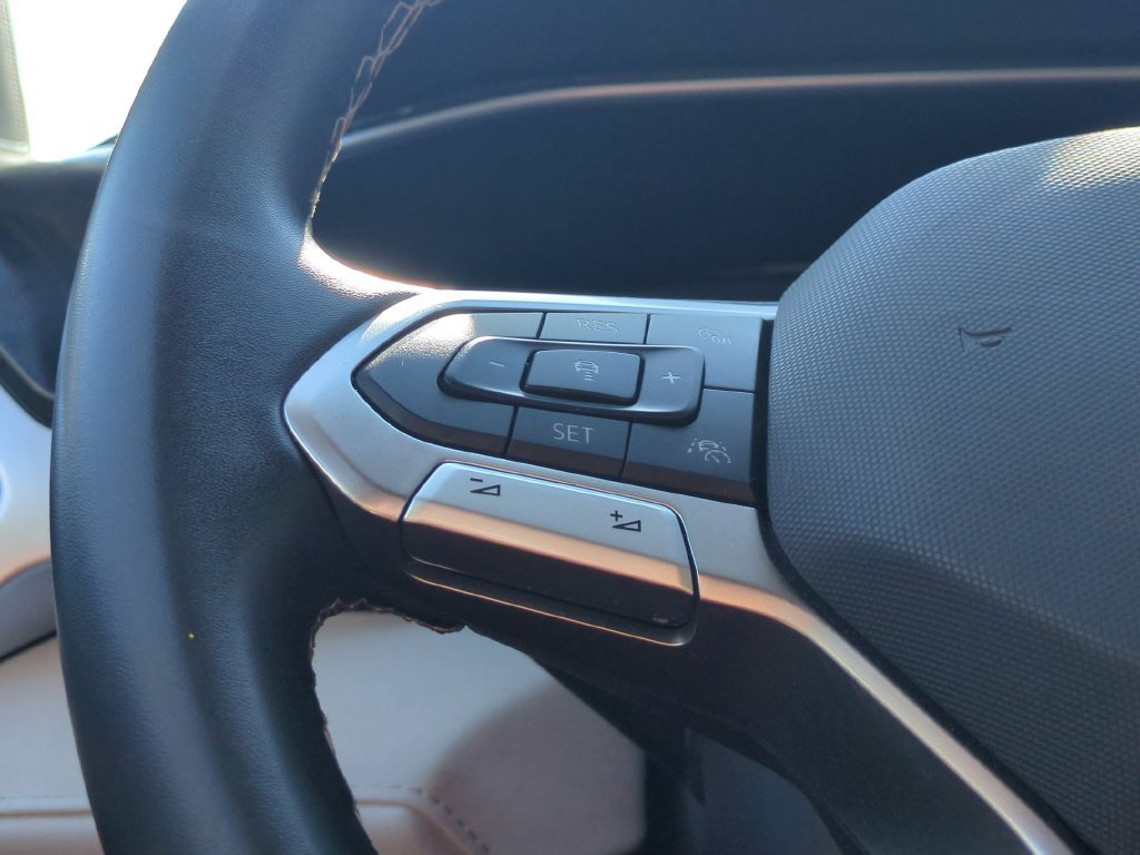 Used 2025 Volkswagen Taos SE AWD/4WD image 20