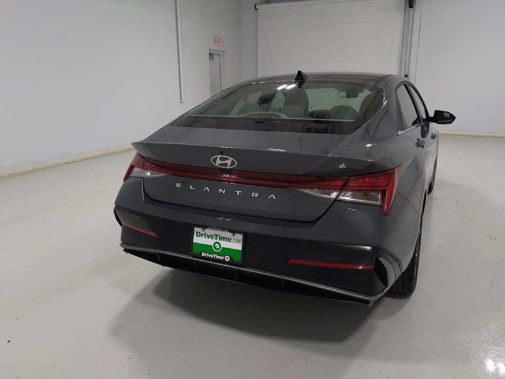 Used 2025 Hyundai Elantra SEL FWD image 7