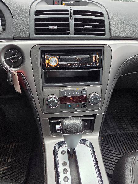 Used 2007 Saturn Aura XR w/ Premium Trim Pkg FWD image 10