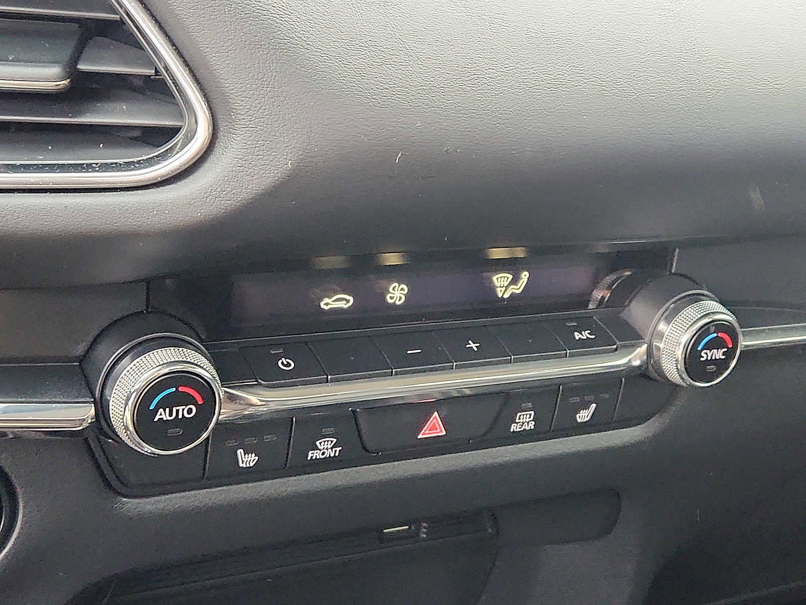 Used 2021 MAZDA CX-30 AWD 2.5 S w/ Premium Package image 16