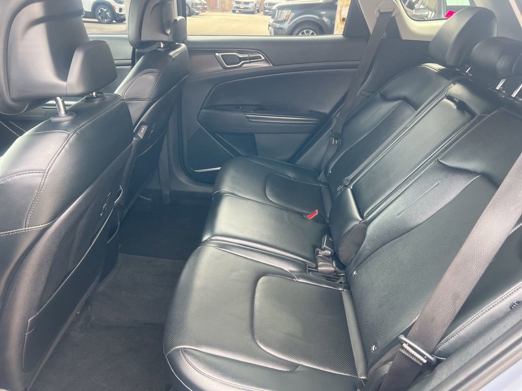 Used 2023 Kia Sportage EX image 8